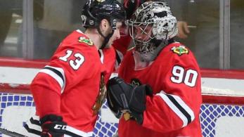 scott-foster-accountant-makes-nhl-debut-in-goal-for-chicago-blackhawks